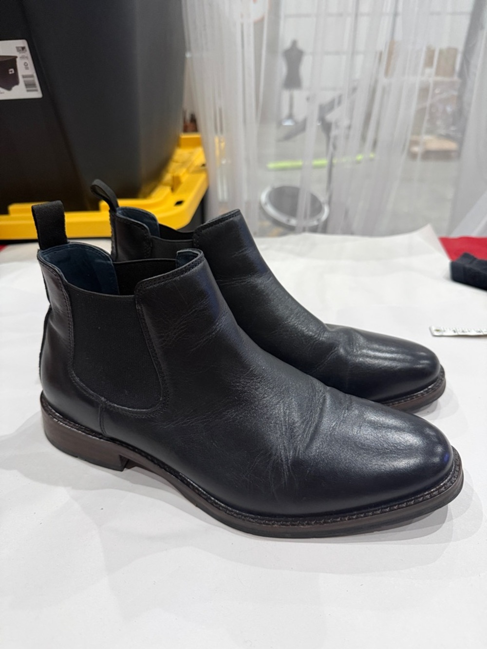 Johnston & Murphy Men's Black Leather Chukka Boots